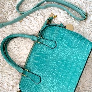 Teal bag with detachable shoulder strap